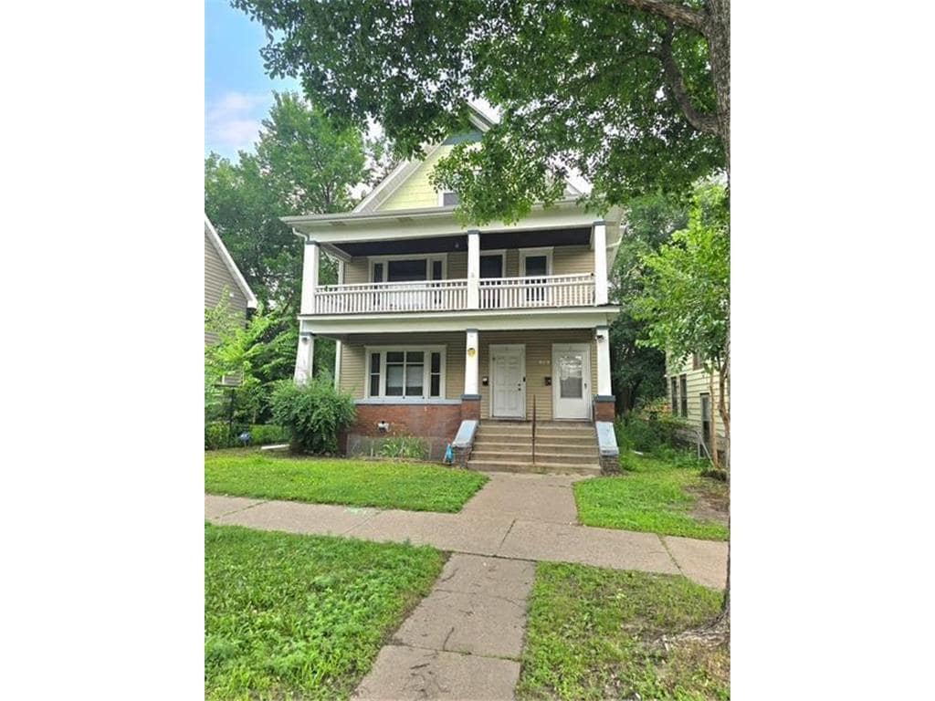 Primary Photo - 950 Arkwright St N