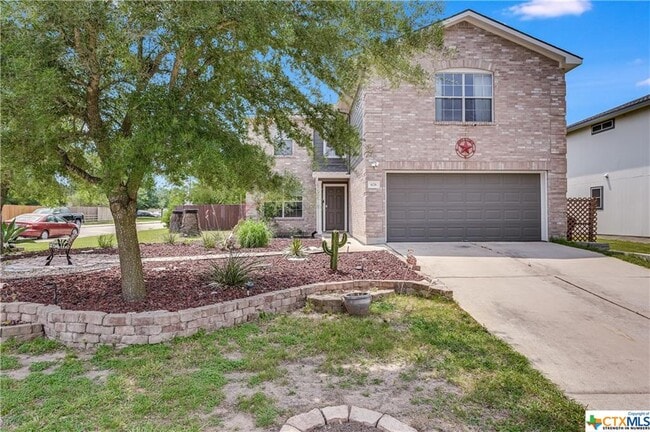 Building Photo - 676 Goldenrod St
