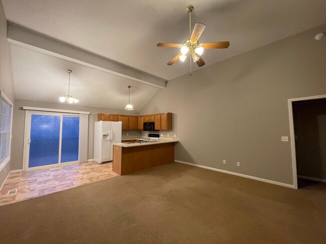 Building Photo - 3015 Eagle Ridge Dr