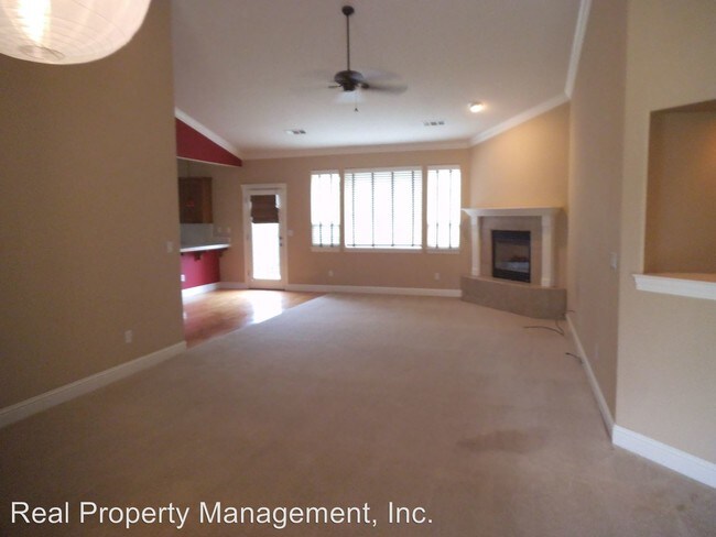 Building Photo - 1378 Spinnaker Dr