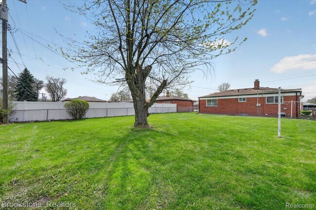 Foto del edificio - 30428 Iroquois Dr