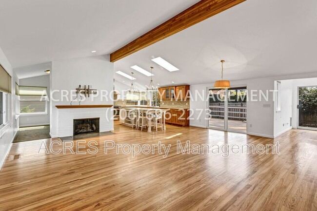 Photo - 20005 3rd Ave SW House