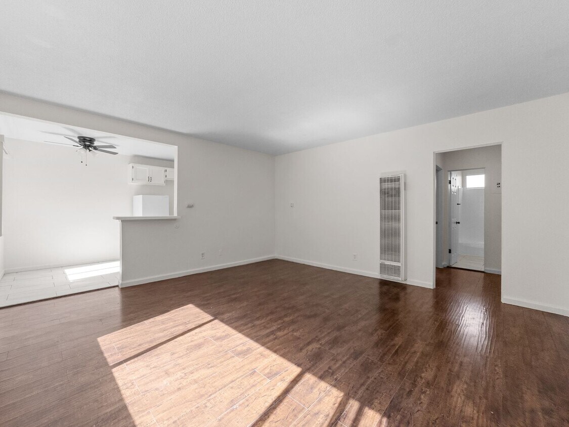Foto principal - 4533 Pickford St