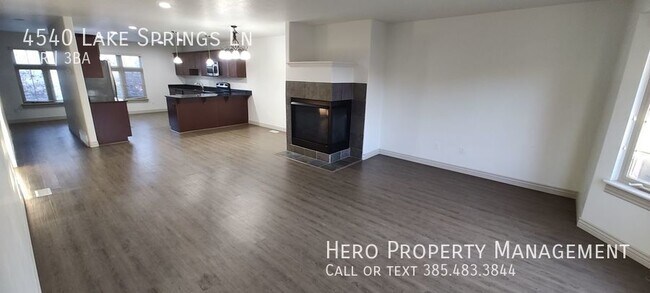 Foto del edificio - Beautiful Salt Lake Townhome!