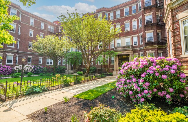 Building Photo - 100 Queensberry St