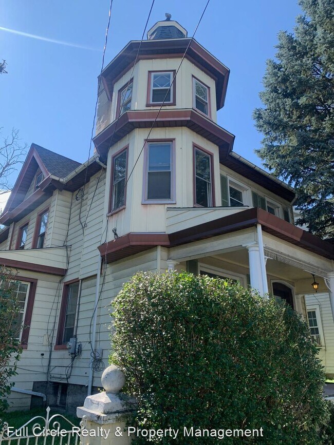Building Photo - 5 br, 1.5 bath House - 12 2nd Street