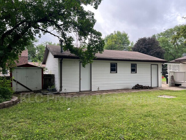 Building Photo - 255 Waukee Ave