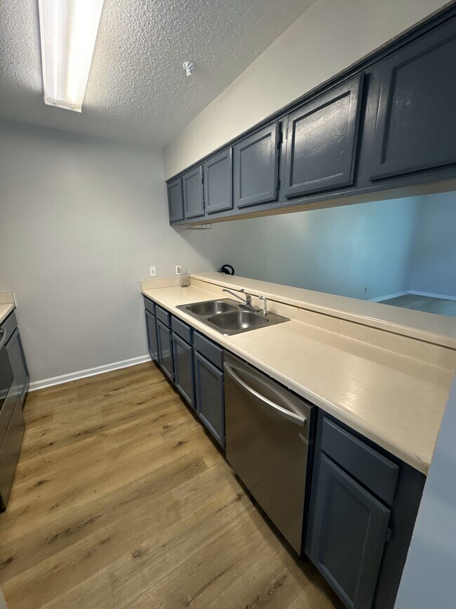 Cocina con barra - 200 Sandestin Ln