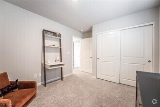Building Photo - 5344 Peacock Lily St
