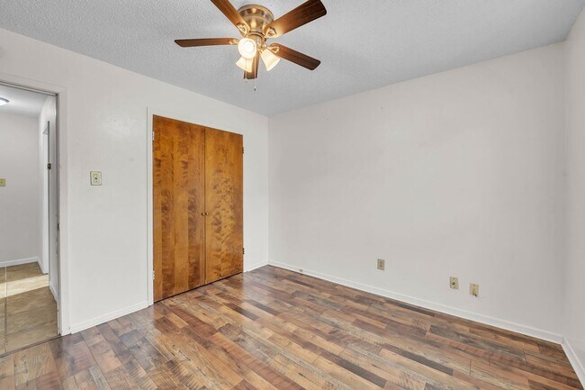 Foto del edificio - 613 Manning Dr