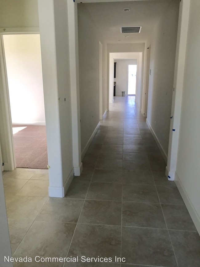 Building Photo - 4 br, 2.5 bath House - 3075 Vincinato Drive