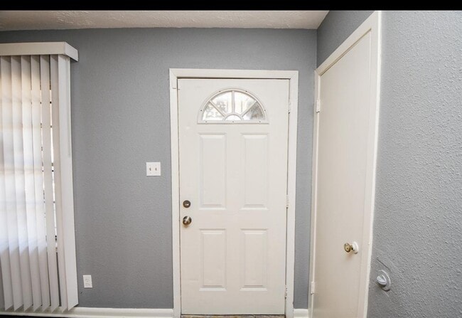 Building Photo - 5510 Ricky St