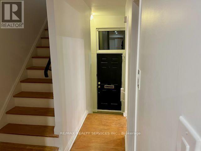 Photo du bâtiment - 100 George Henry Blvd