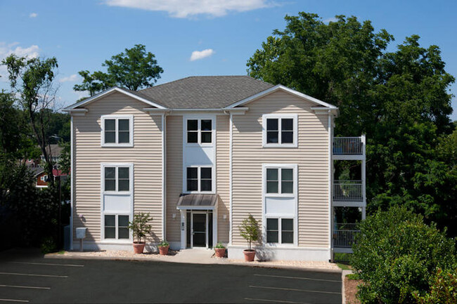 Building Photo - 1027 Wertland St