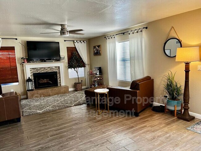 Foto del edificio - 4682 W Oakland St