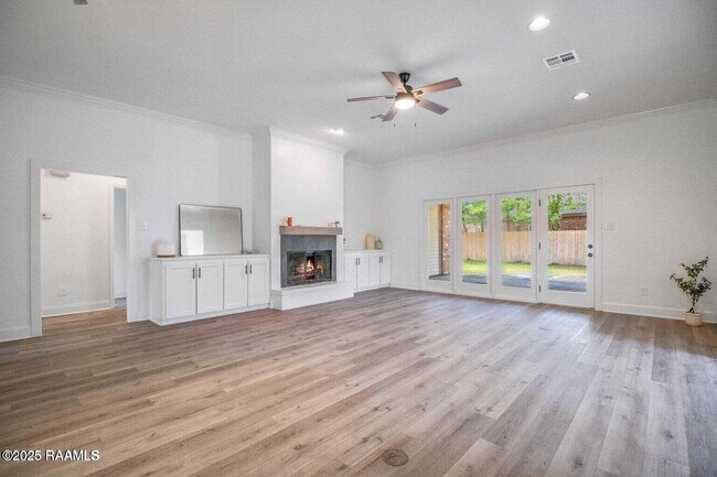 Foto del edificio - 806 Beaujolais Pkwy