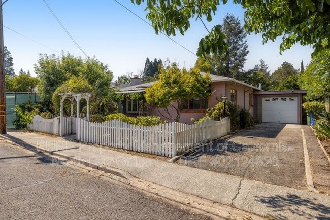 Building Photo - 1536 Madrona Ave