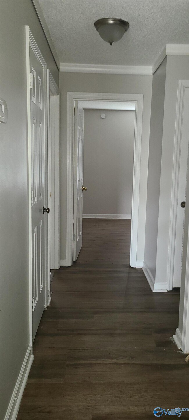 Foto del edificio - 6214 Robinhood Ln NW