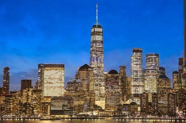 Building Photo - 77 Hudson St