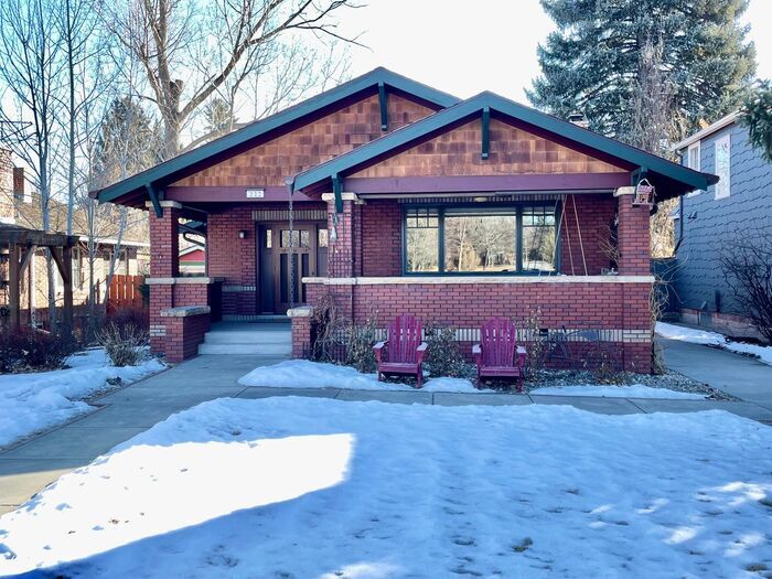 Primary Photo - FULLY FURNISHED 2 Bed 1.5 Bath House by Ci...