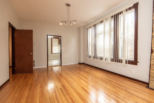 Foto del edificio - 2623 N Richmond St