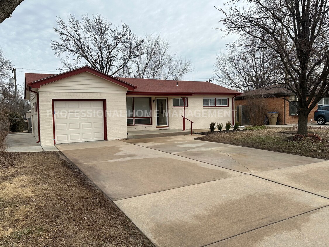 Foto del edificio - Coming Soon Newly Remodeled 3 Bedroom Home Located in Derby! More Pictures Coming Soon!