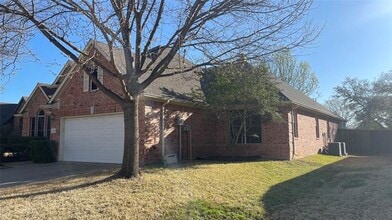 Building Photo - 3416 Glenmoor Dr