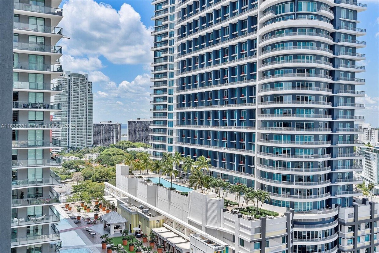 Primary Photo - 1250 S Miami Ave