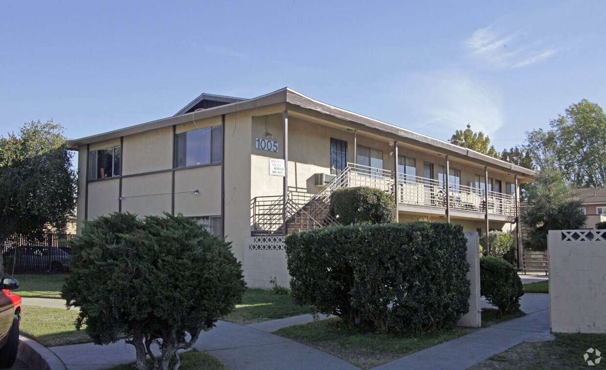 Primary Photo - 1005 W E St