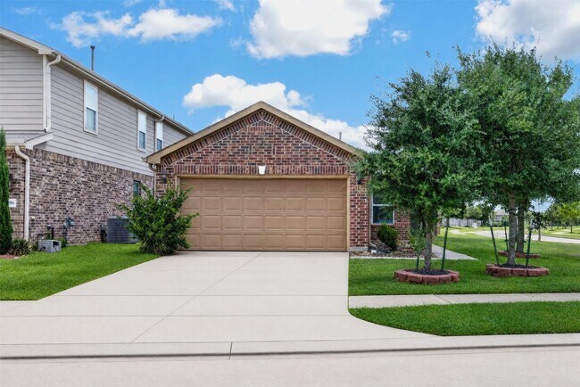 Building Photo - 5202 Pine Forest Ridge St