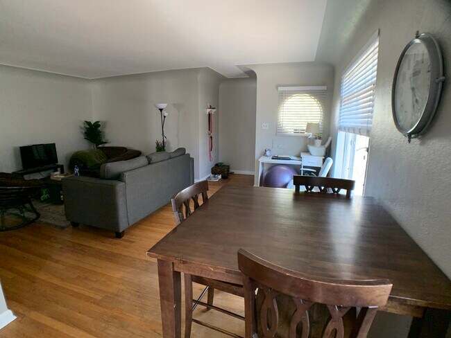 Foto del edificio - 727 Clermont St