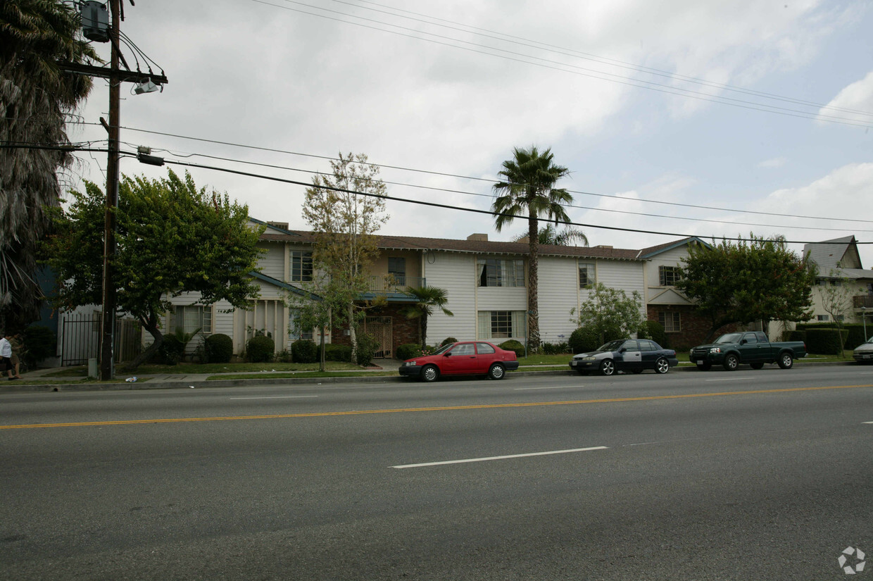 Saticoy Apartments - Saticoy Apts