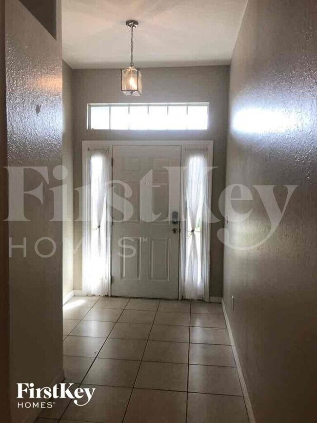Building Photo - 5455 Oro Valley Rd