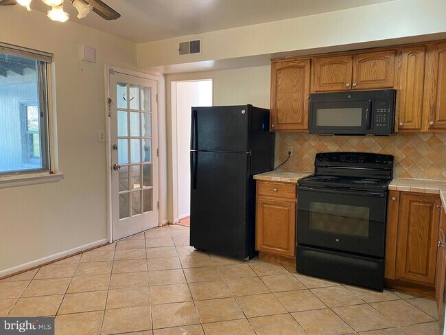 Building Photo - 12909 Chathlake Ln