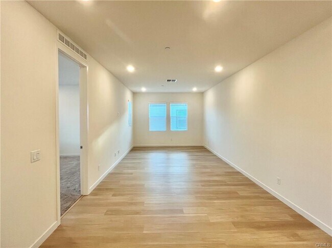 Foto del edificio - 27237 Release Pl