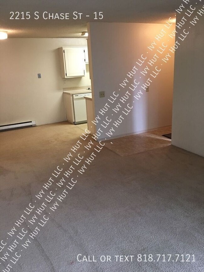 Foto del edificio - 2215 S Chase St