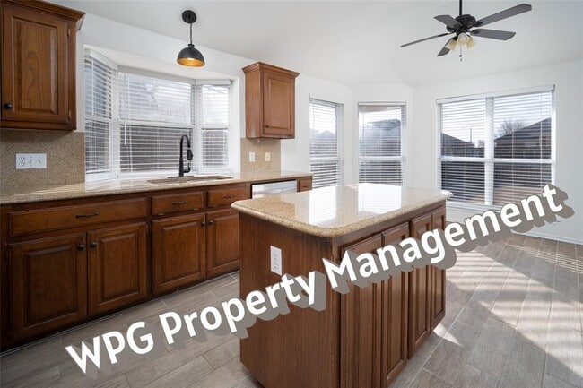 Foto del edificio - 3612 Crail Dr