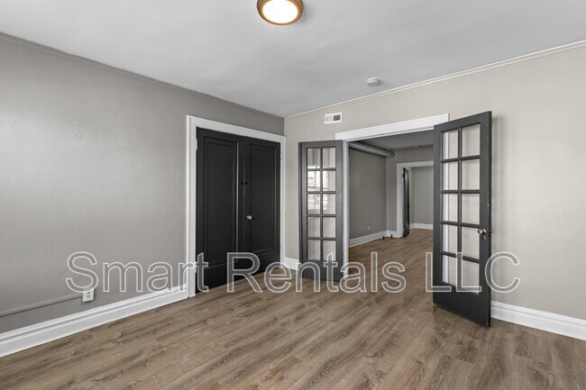 Foto del edificio - 5618 S Grand Blvd