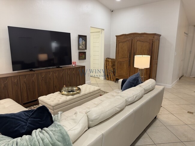 Foto del edificio - 11101 SW 122nd Ct