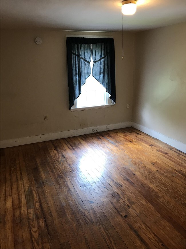 180 Main St Unit ROOM5A, Gorham, ME 04038 Room for Rent in Gorham, ME