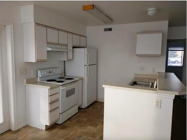 Building Photo - 3020 Lerwick Dr