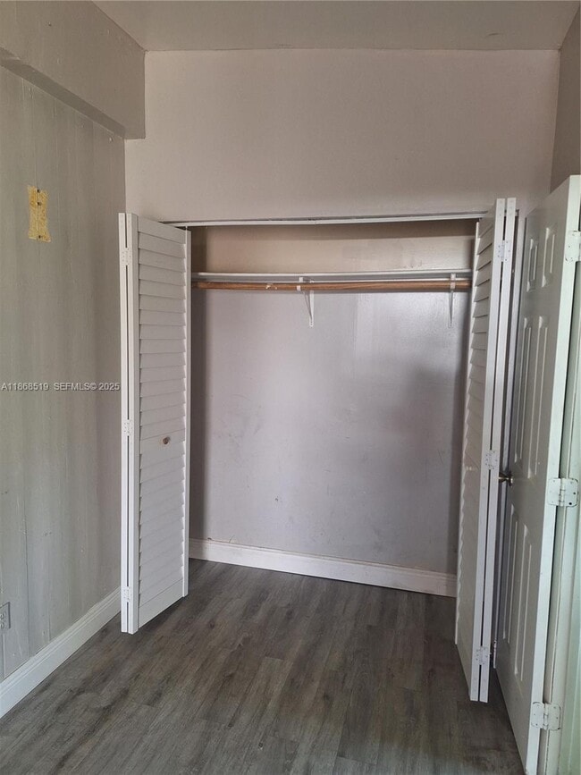 Foto del edificio - 771 NE 177th St