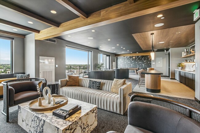 Relájate por encima de todo. - Skyline at Highlands