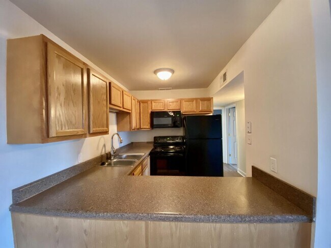Building Photo - 117 Berry Street Apt 1