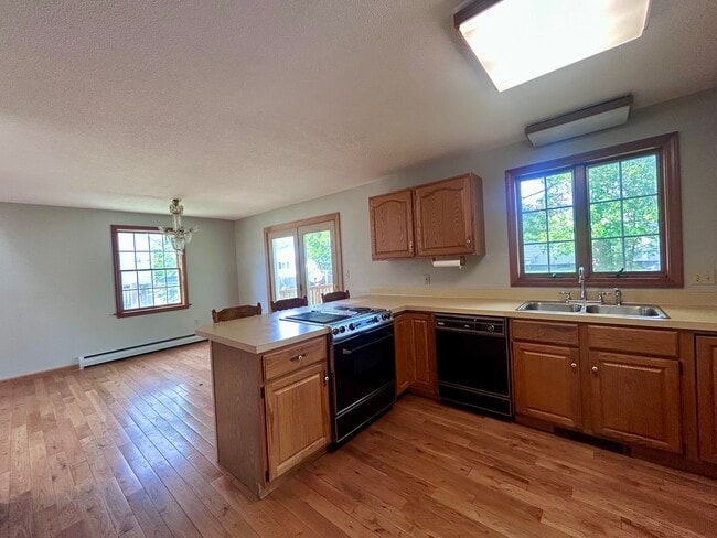 Kitchen/Dining - 97 Pennell Ave