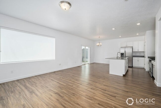 Building Photo - 14817 Pelé Ln