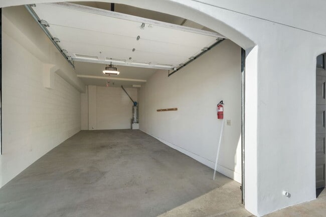 Foto del edificio - 312 Cazador Ln