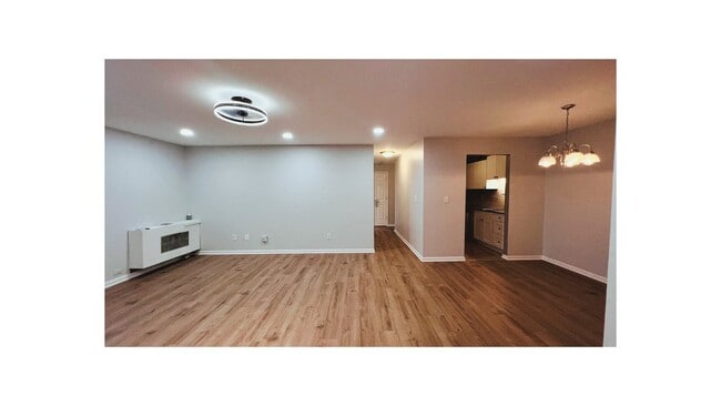 Building Photo - 566 Somerset Ln