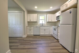 Building Photo - 100 Small St