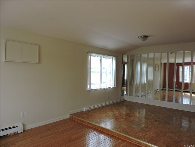 Building Photo - 172-61 125th Ave